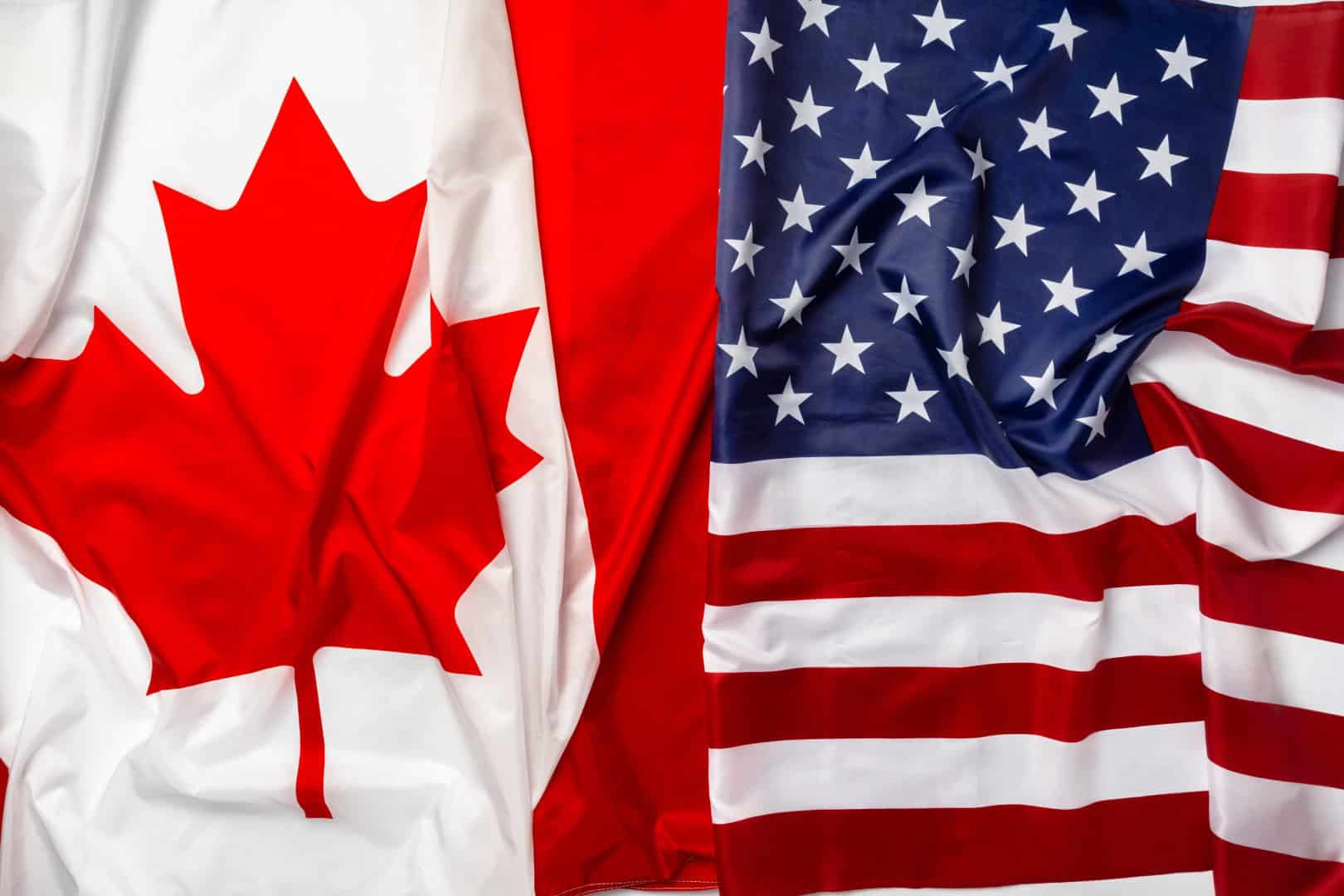 gestion de projet de route d'accès flags of canada and usa